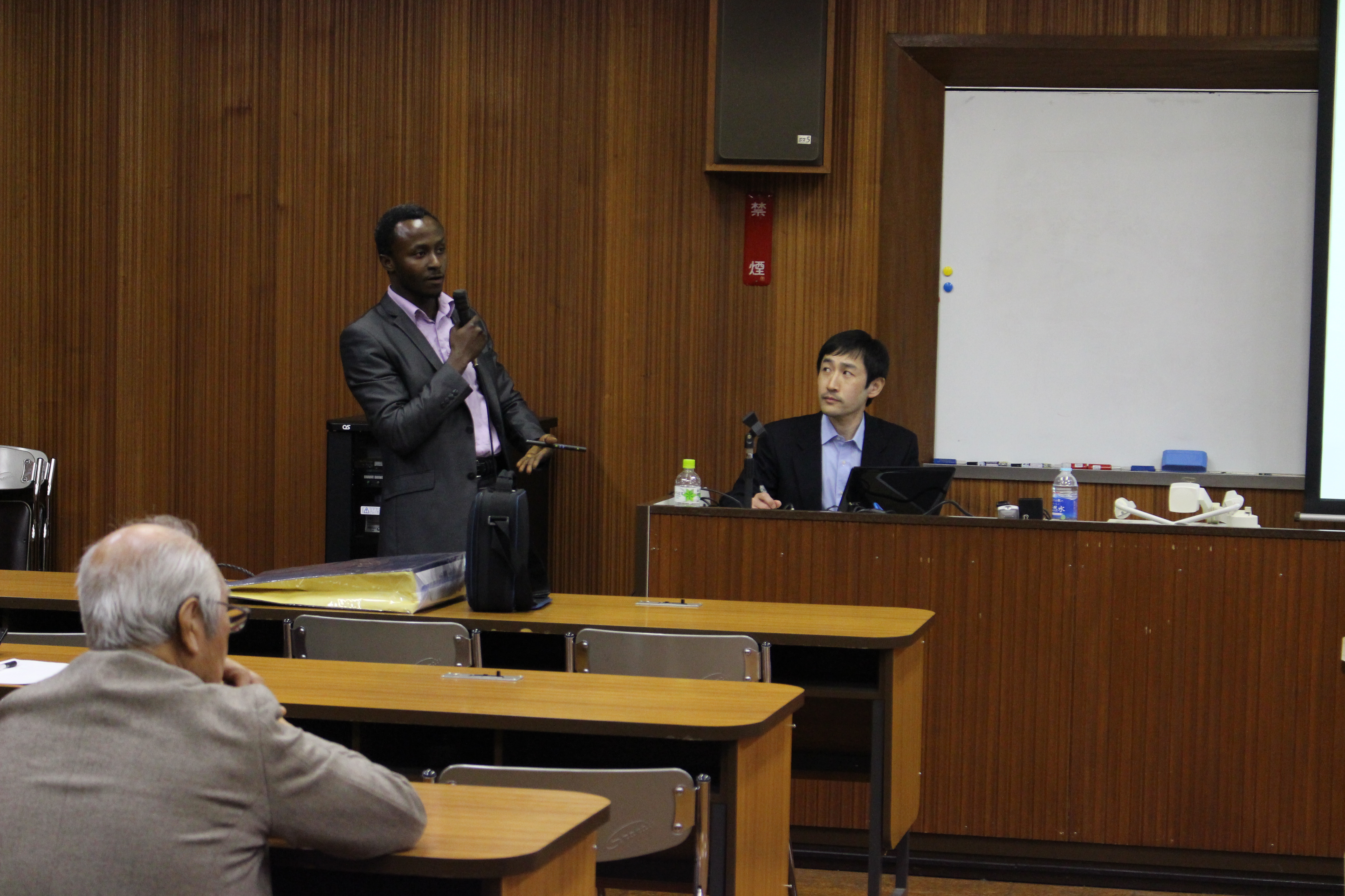 Presentation of preliminary findings at the Kyoto Prefectural University.